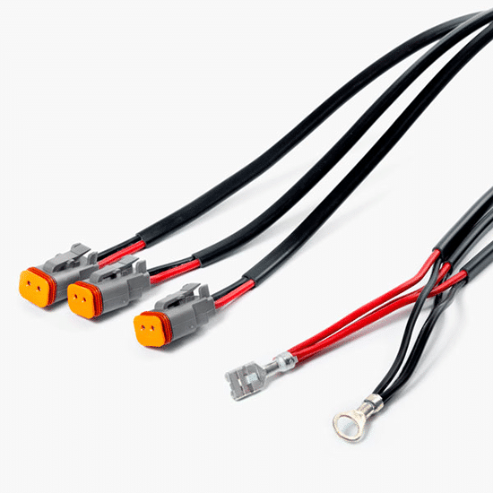 Kablar  som ansluts till Amp Harness